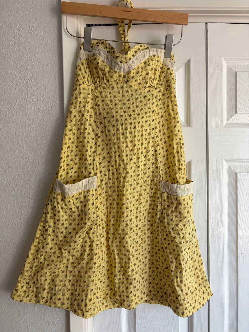 oneteaspöön Yellow Retro Floral Halter Sundress with Pocket Detail